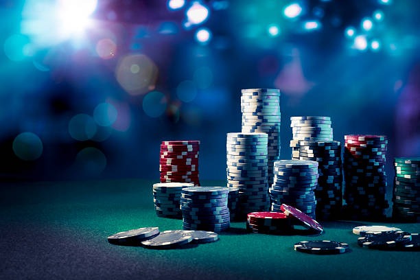 Payout table showing symbol values and bonus conditions